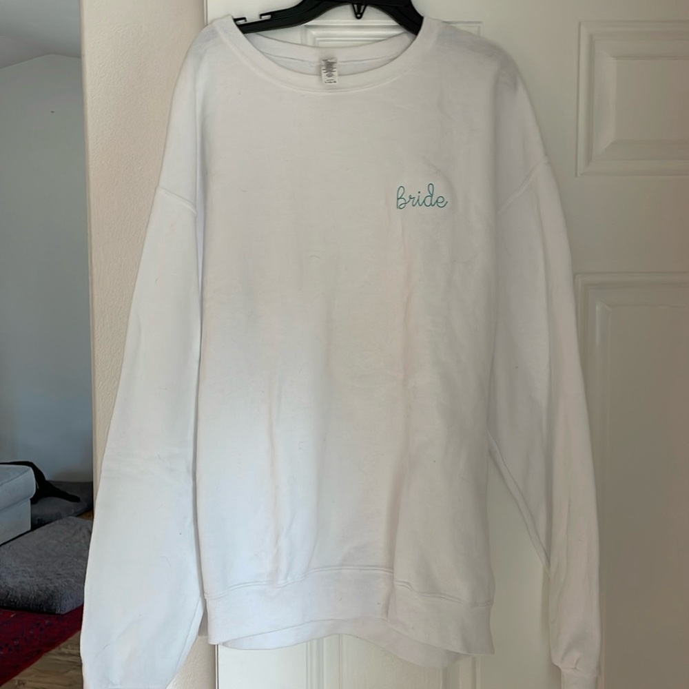 BRIDE to be white crew neck sweatshirt